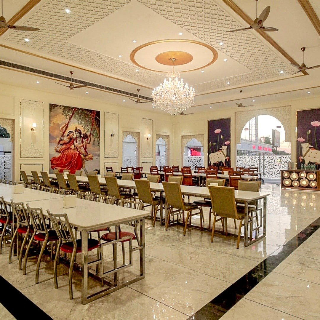 Rudr Shiva by Mama Yadav restaurant in Babugarh
