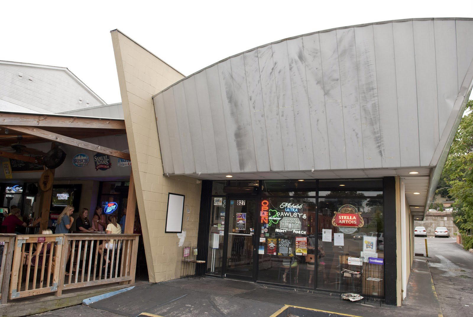 Pawleys Front Porch restaurant in Columbia