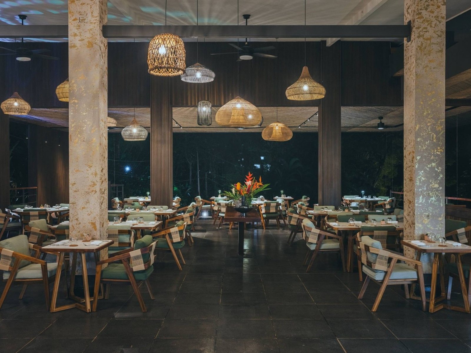 Karola's Restaurant & Bar