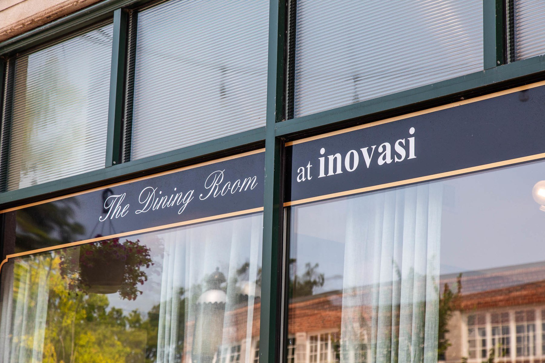 Inovasi, Restaurant in Lake Bluff