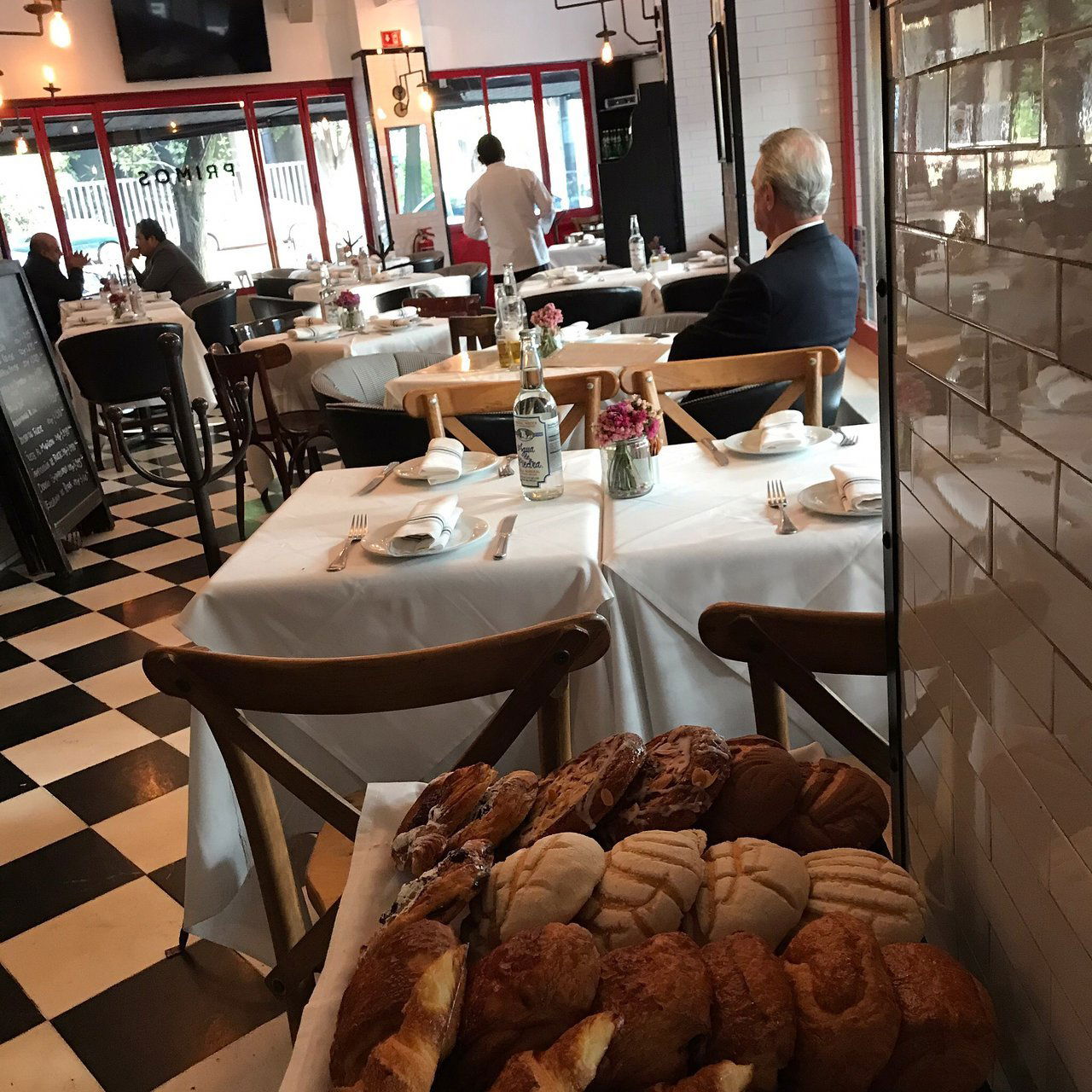 Primos, Restaurant in Mexico City