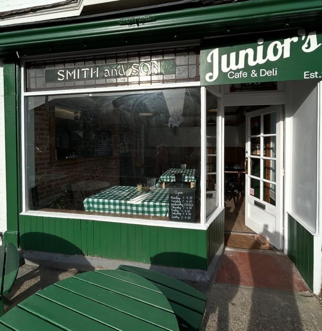 Junior's Cafe & Deli