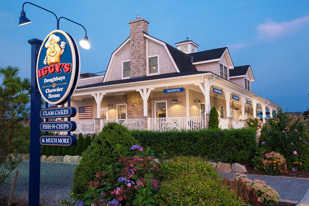 Iggy's Doughboys & Chowder House restaurant in Narragansett