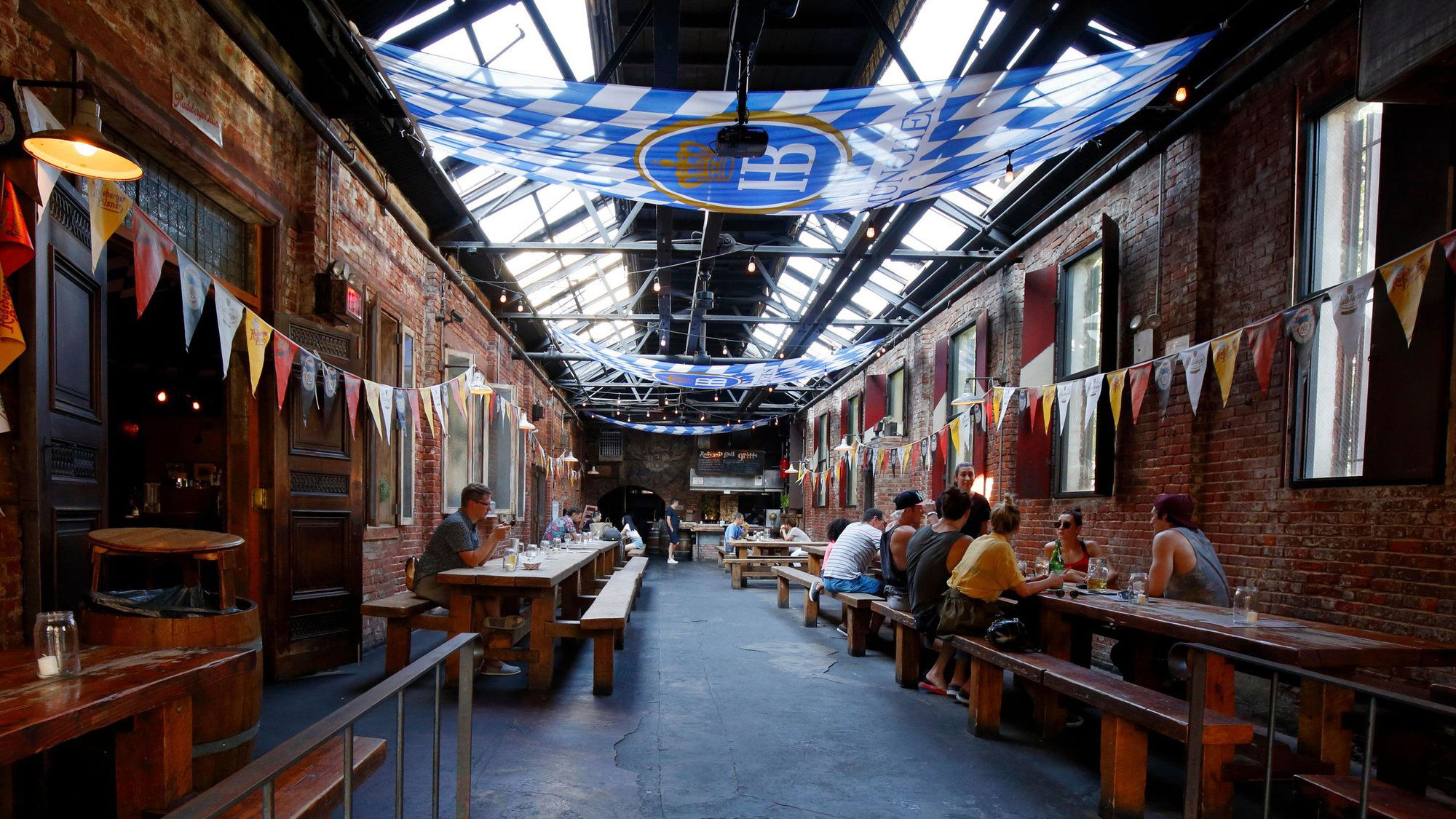 Radegast Hall & Biergarten, Restaurant in New York City