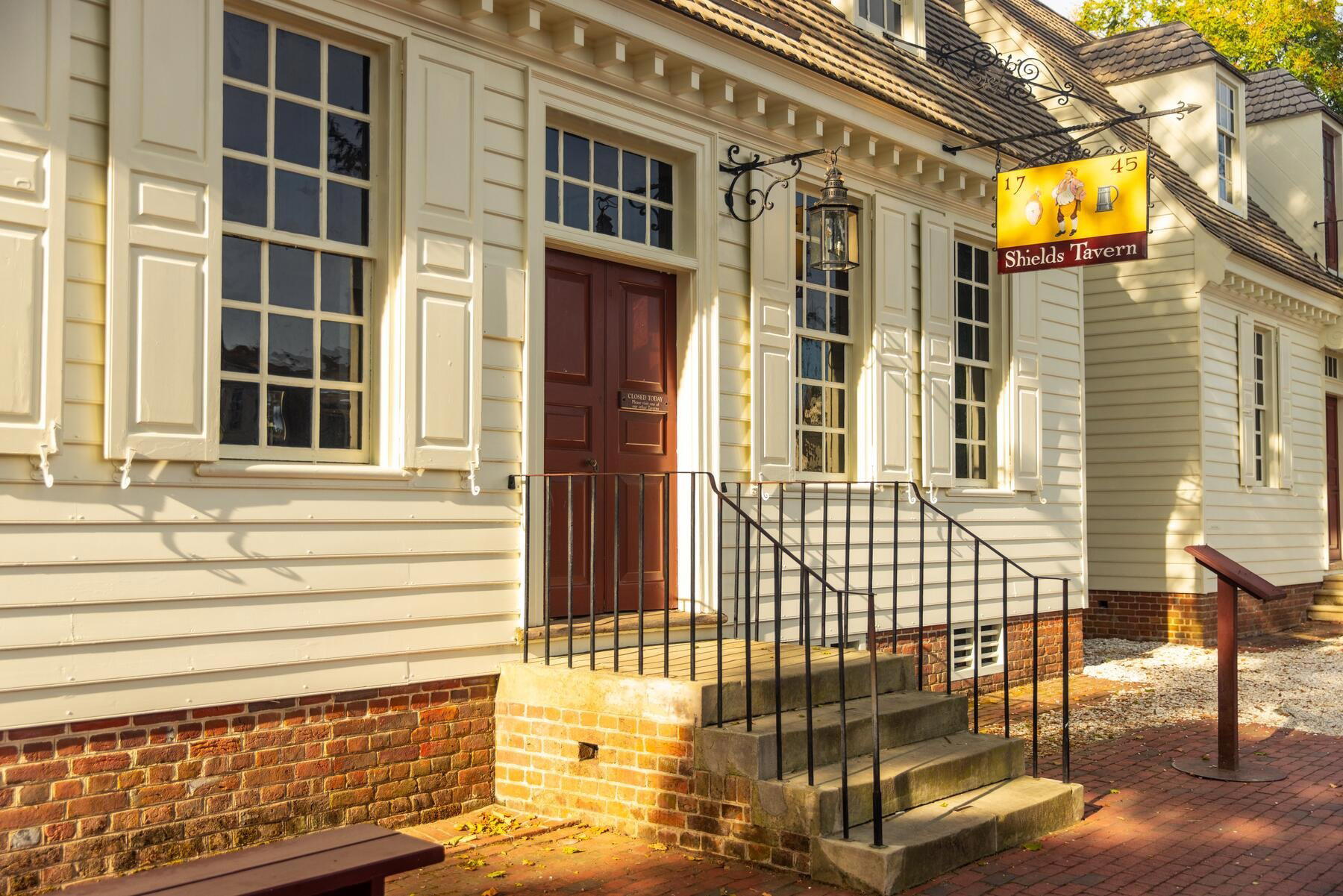 Shields Tavern restaurant in Williamsburg, United States