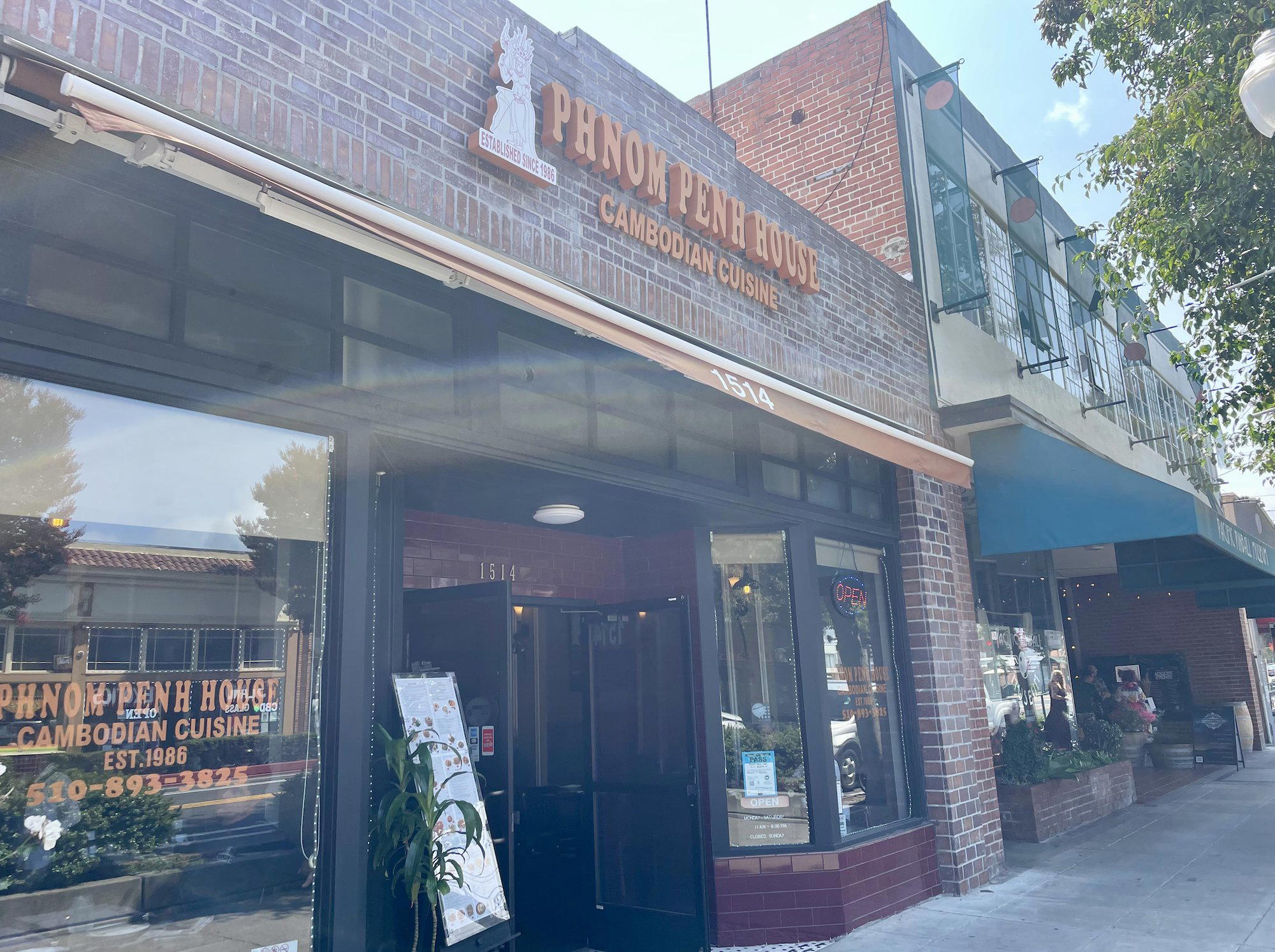 Phnom Penh House restaurant in Alameda, United States