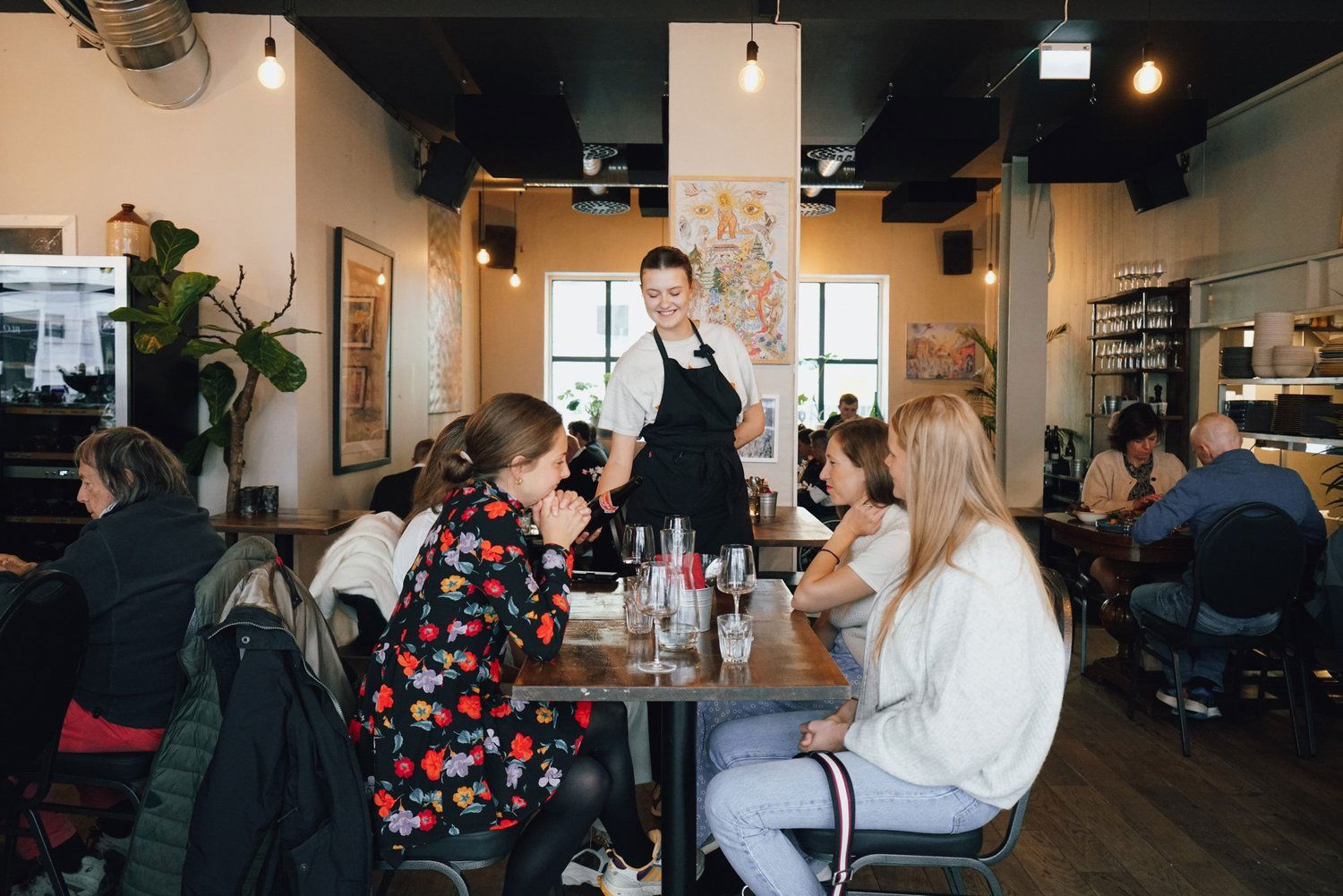Allmuen Bistro, Restaurant in Bergen