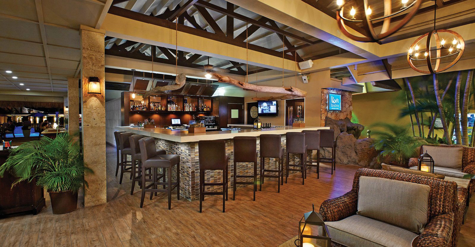 Ike’s Bistro, Restaurant in Oranjestad