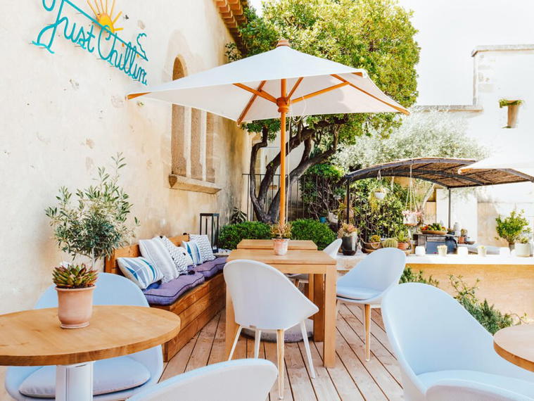 Azur, Castillon-du-Gard, France