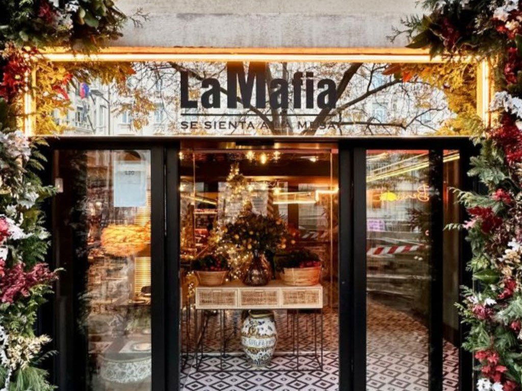 La Mafia se sienta a la mesa, Restaurant in Perpetuo Socorro