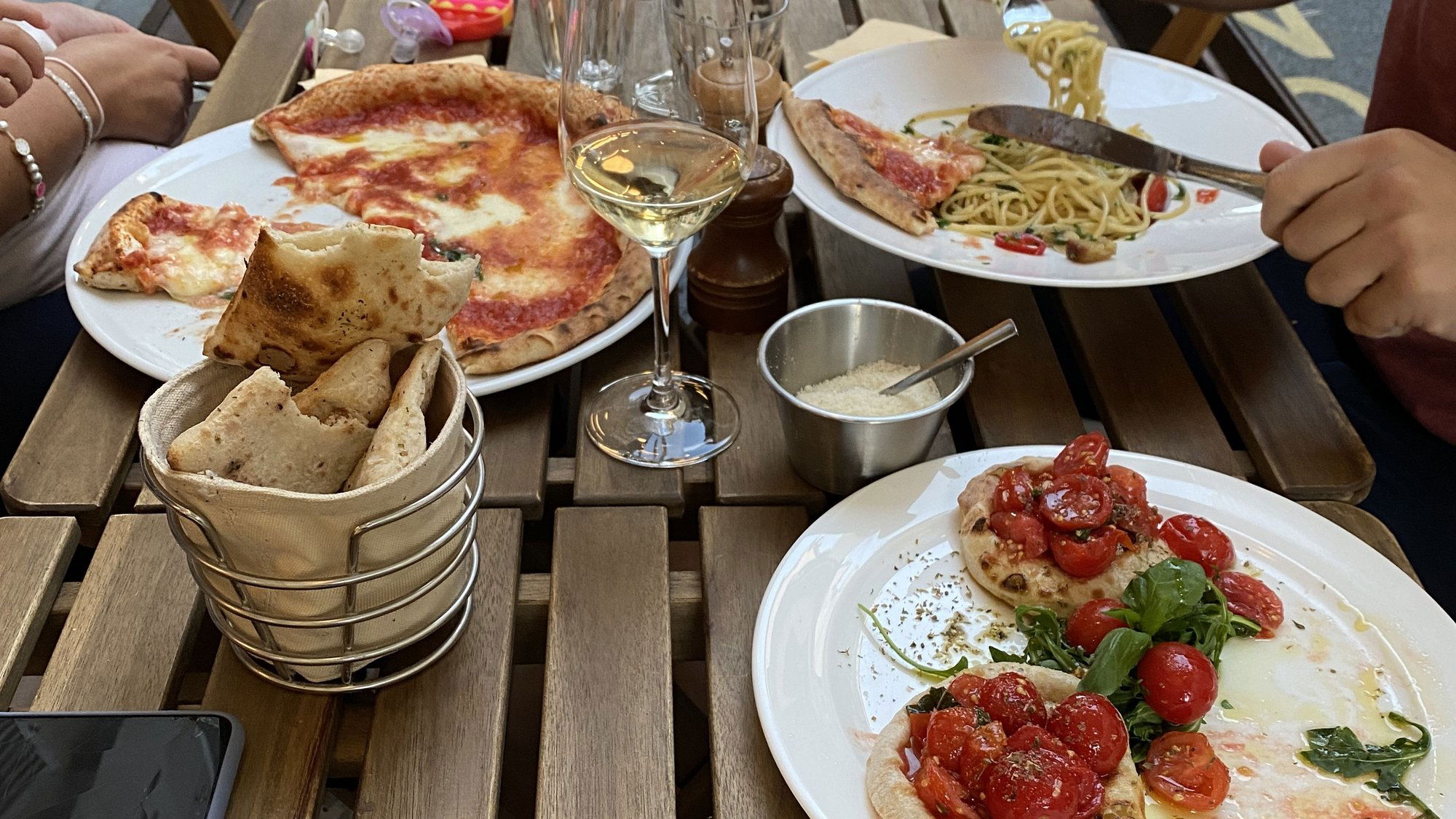 NA RUGA, Restaurant in Paris