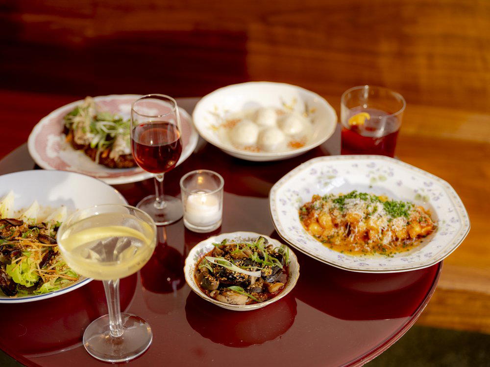 Friends & Family restaurant in Oakland, United States