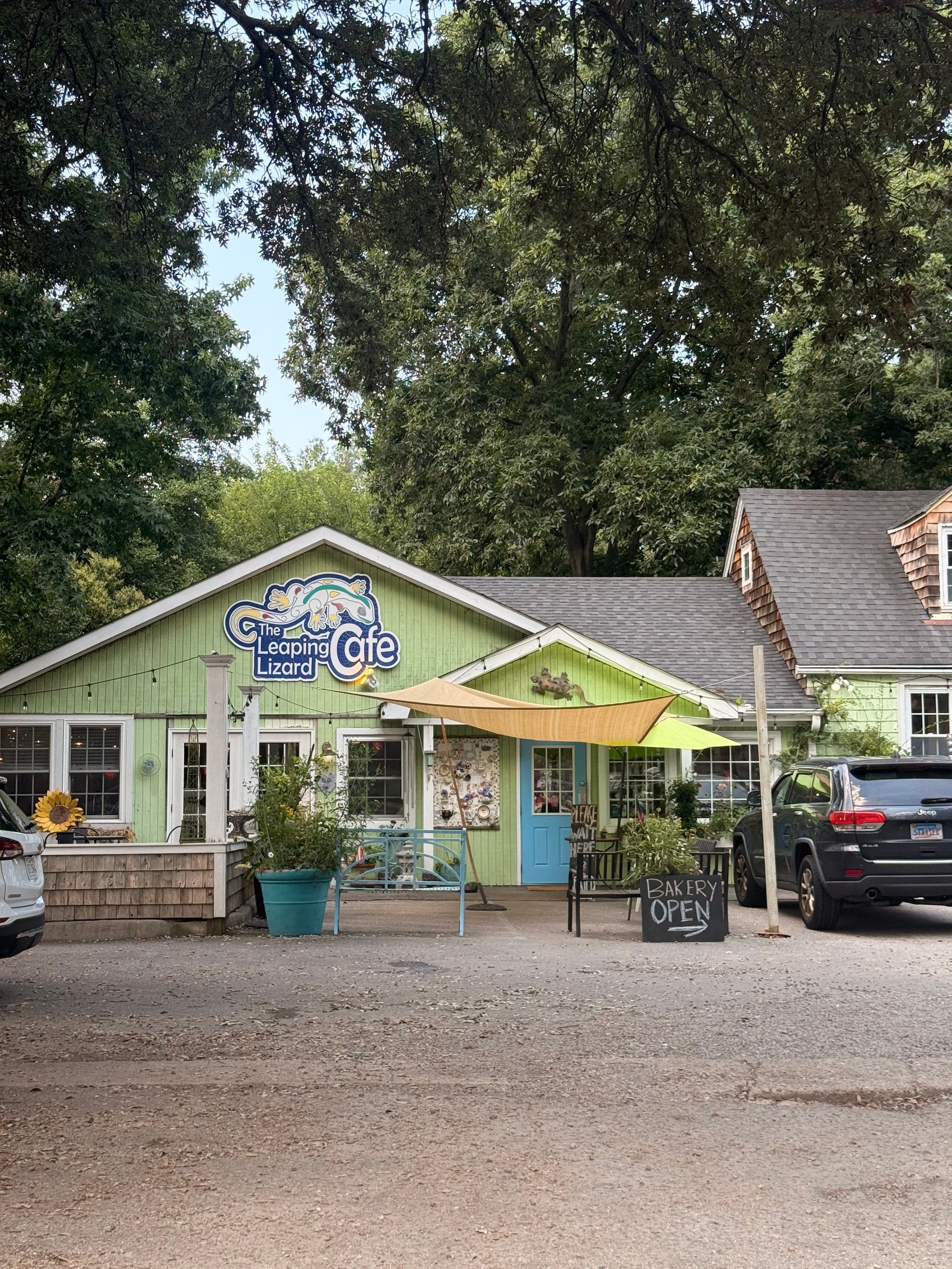 Leaping Lizards Cafe