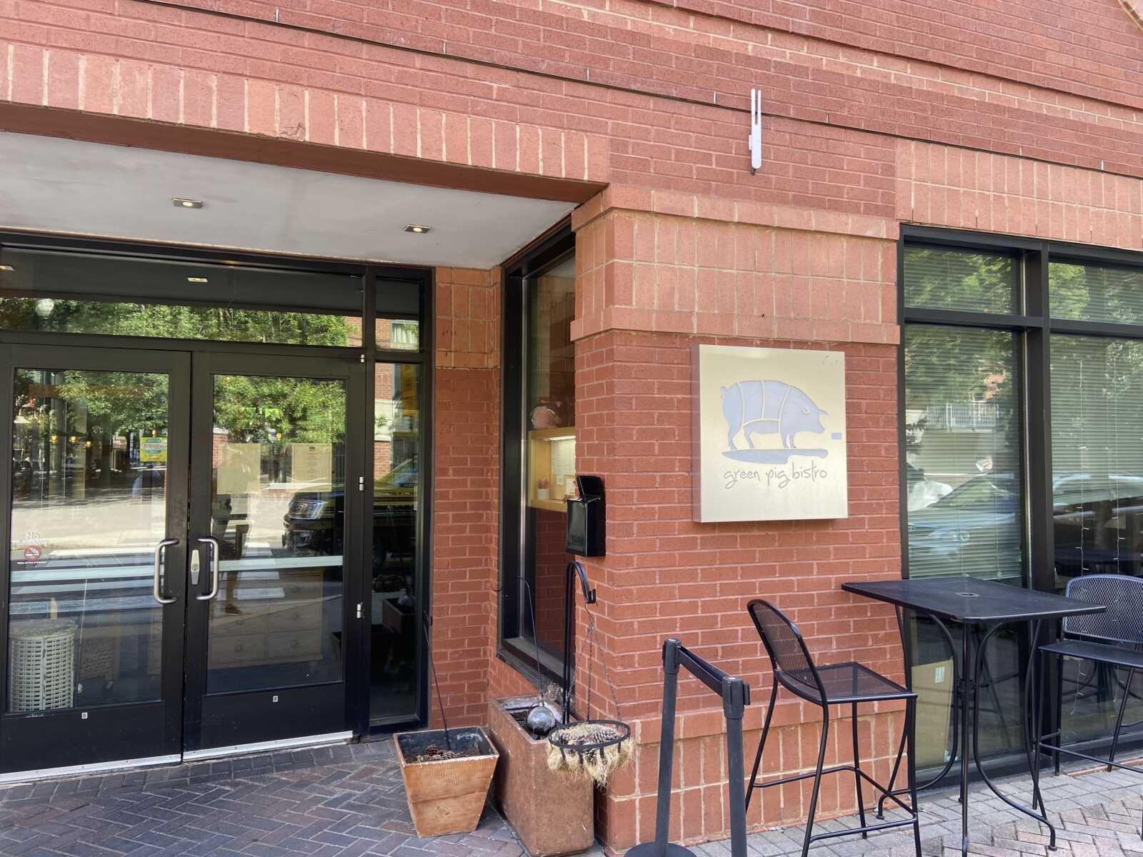 Green Pig Bistro restaurant in Arlington, United States