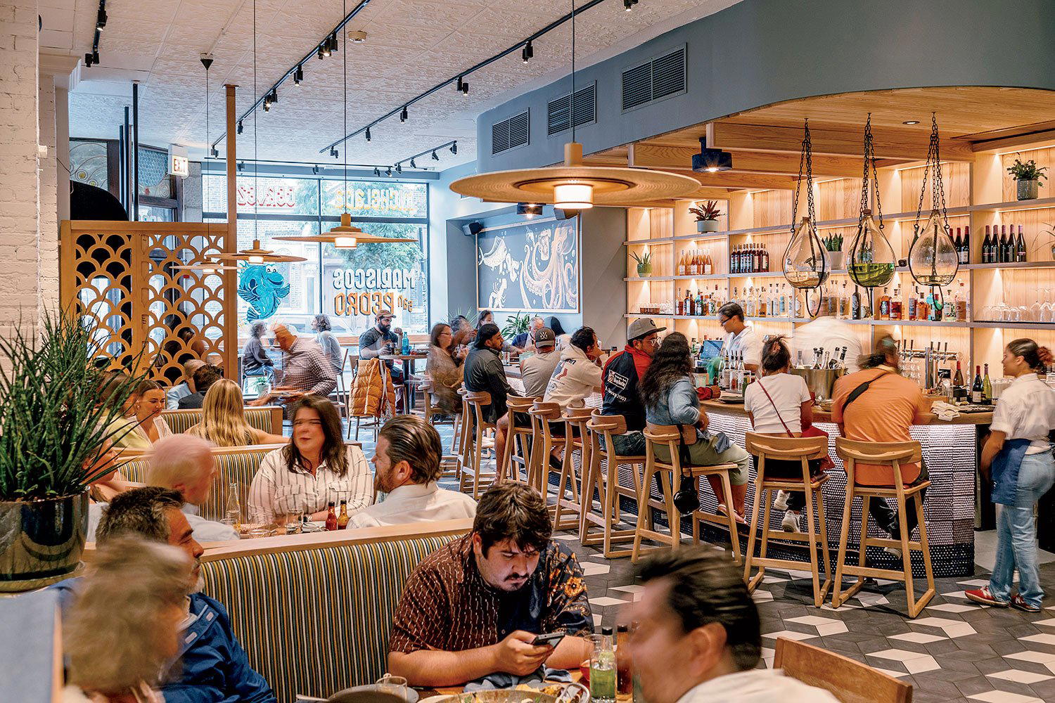 Mariscos San Pedro restaurant in Chicago, United States