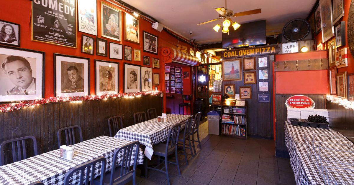 Arturo's restaurant in New York City, United States
