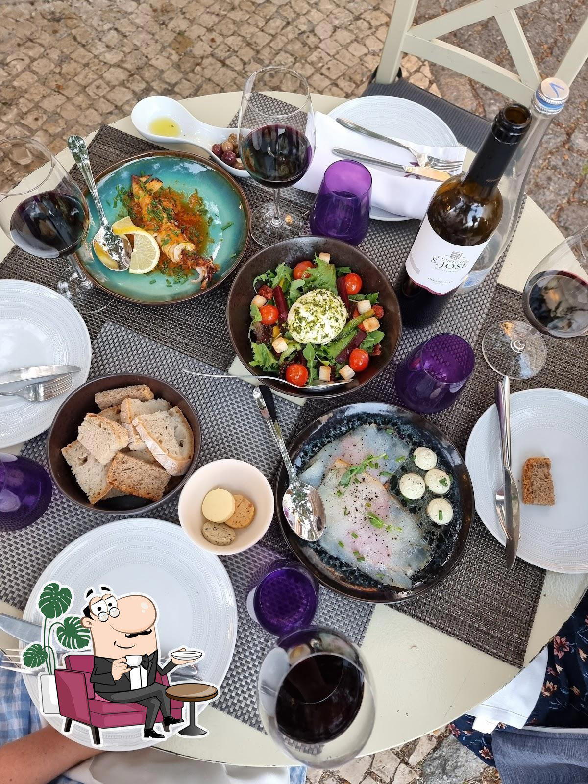 Restaurante a Petisqueira restaurant in Lagos