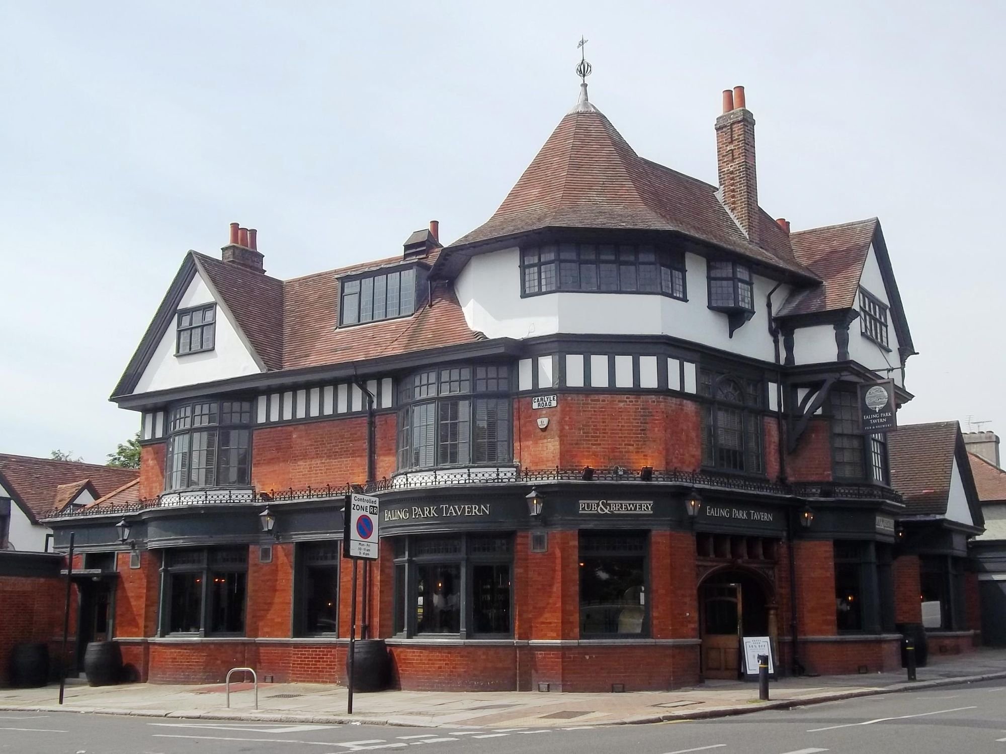 Ealing Park Tavern restaurant in London, United Kingdom