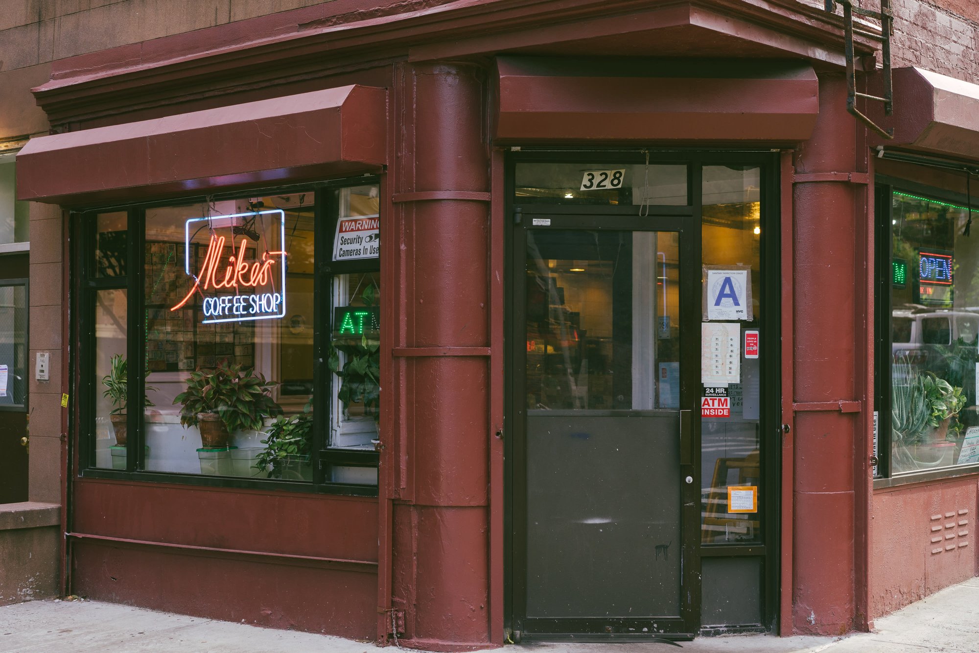Mike's Coffee Shop restaurant in New York City, United States