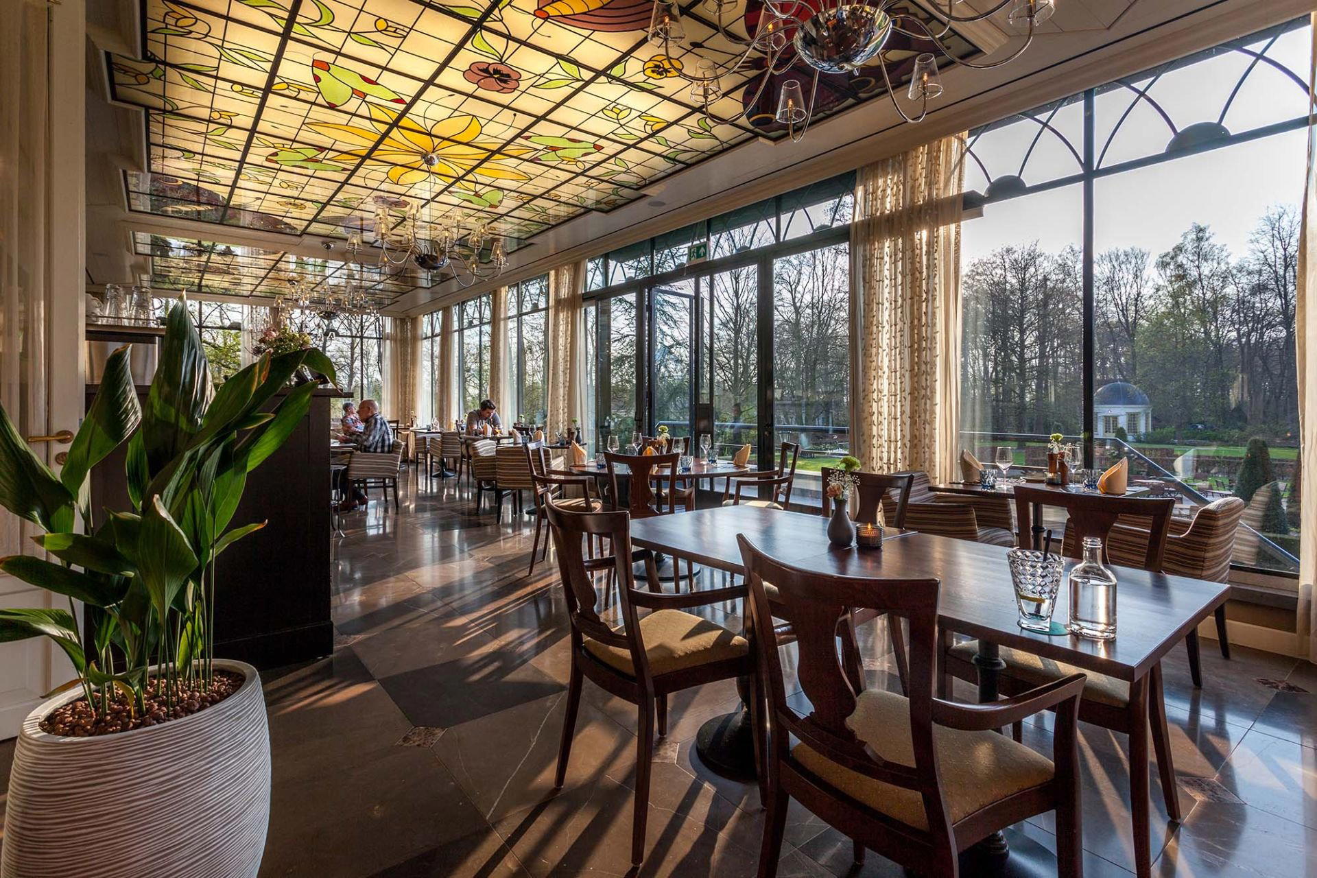 Kasteel De Vanenburg restaurant in Putten, Netherlands