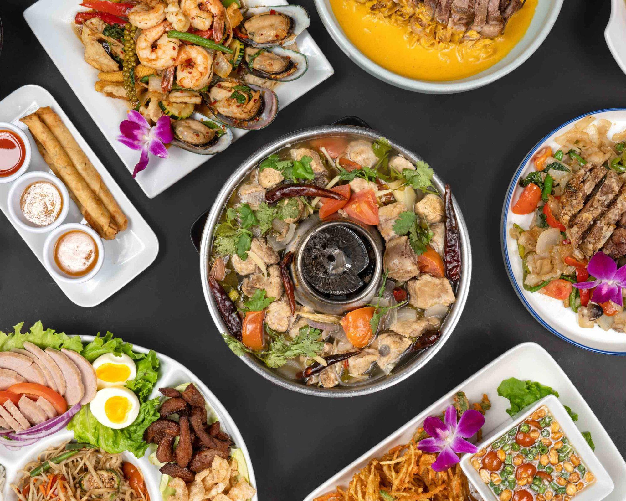 Weera Thai Food - Town square restaurant in Las Vegas, United States
