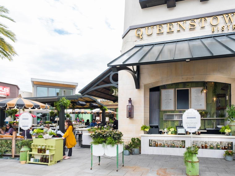 Queenstown Bistro - UTC, San Diego, United States