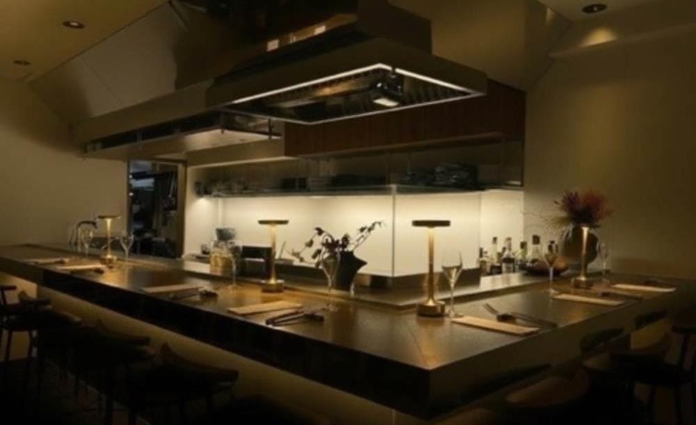 青山ブション アミュゼ, Restaurant in Tokyo