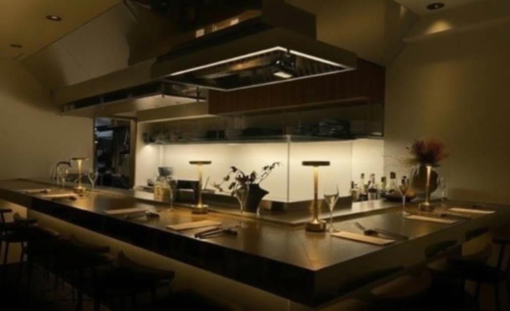 青山ブション アミュゼ restaurant in Tokyo, Japan