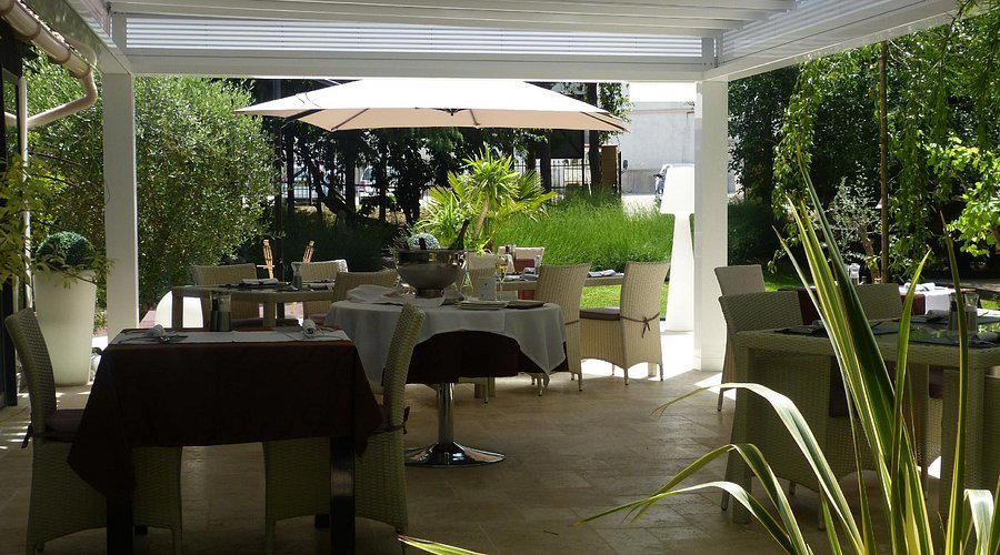 Restaurant La Truffe Dans Tous Ses États, Bouc Bel Air, France