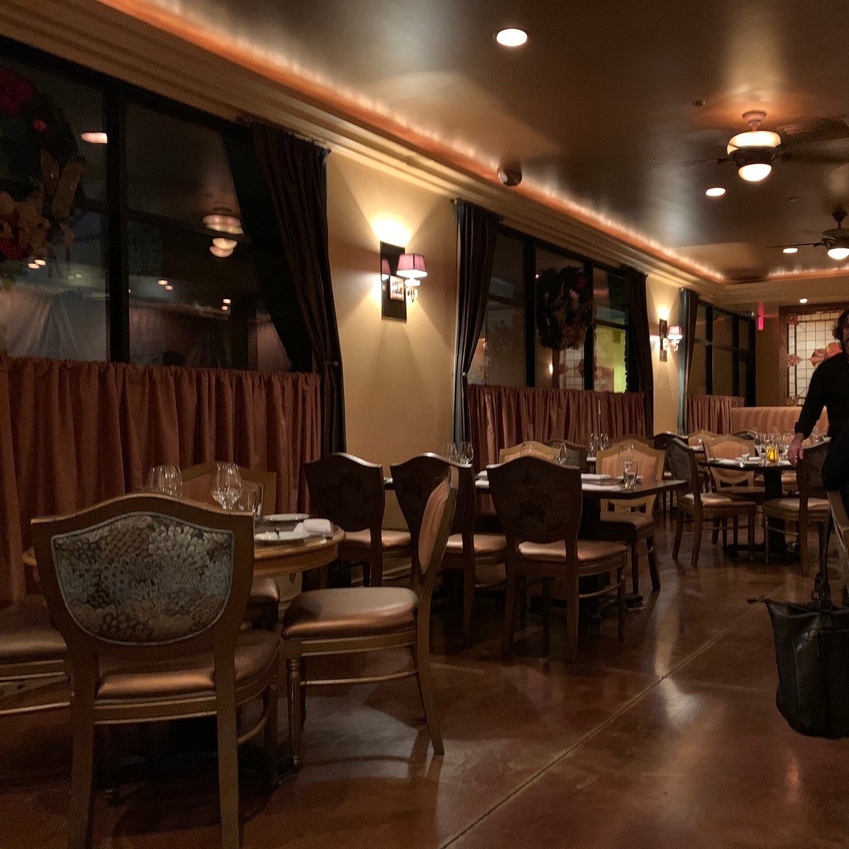 Paon Restaurant & Wine Bar restaurant in Carlsbad, United States