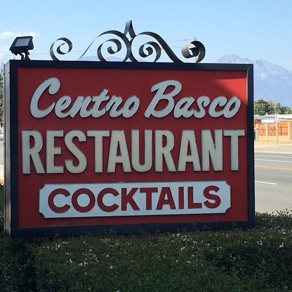 Centro Basco, Restaurant in Chino