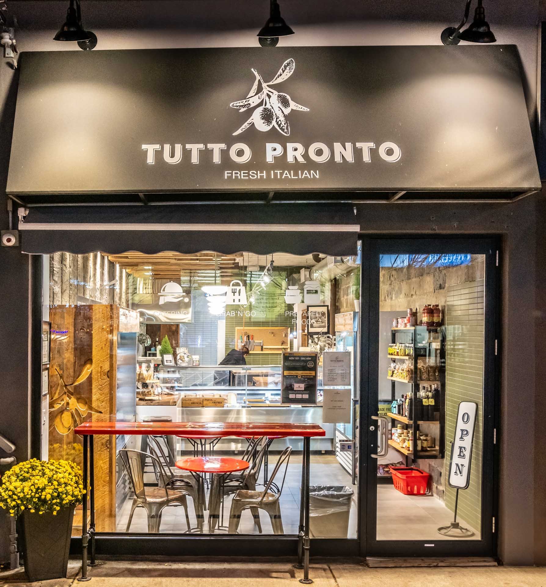 Tutto Pronto restaurant in North York, Canada