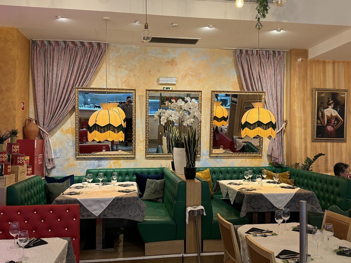 Al Garage restaurant in Lisbon, Portugal