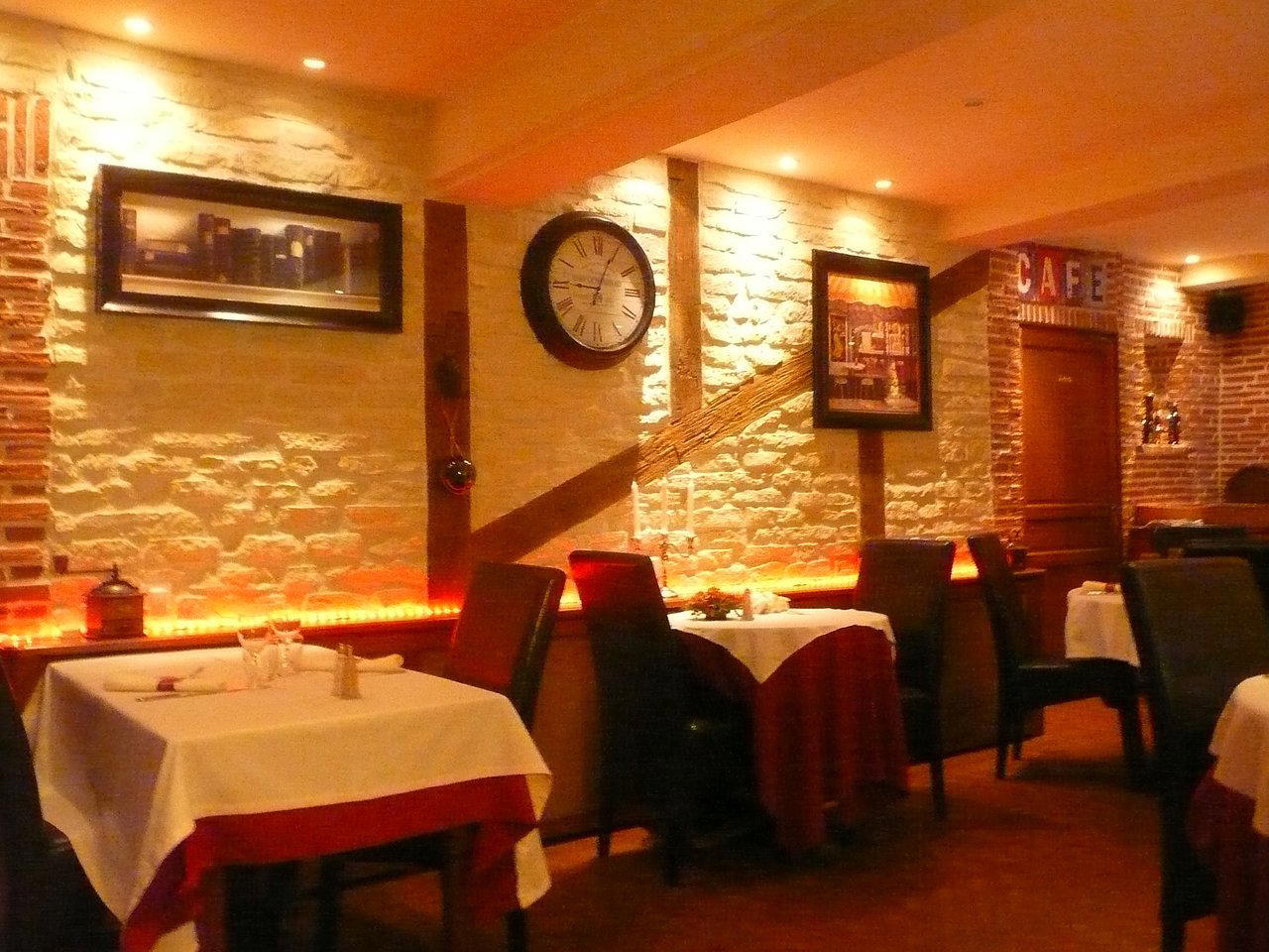Au Bon Laboureur restaurant in Bray Sur Seine