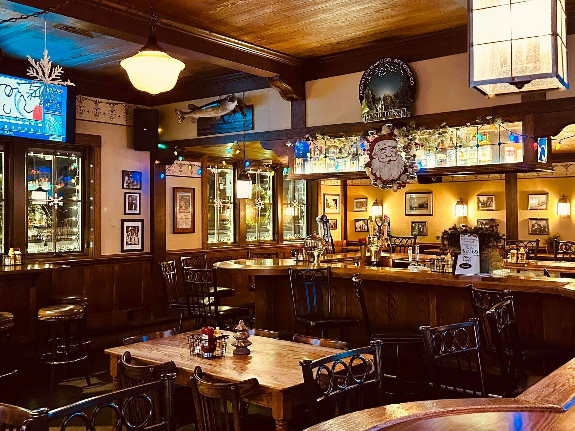 Bayside Tavern | Coffee | Shops, Restaurant in Fish Creek
