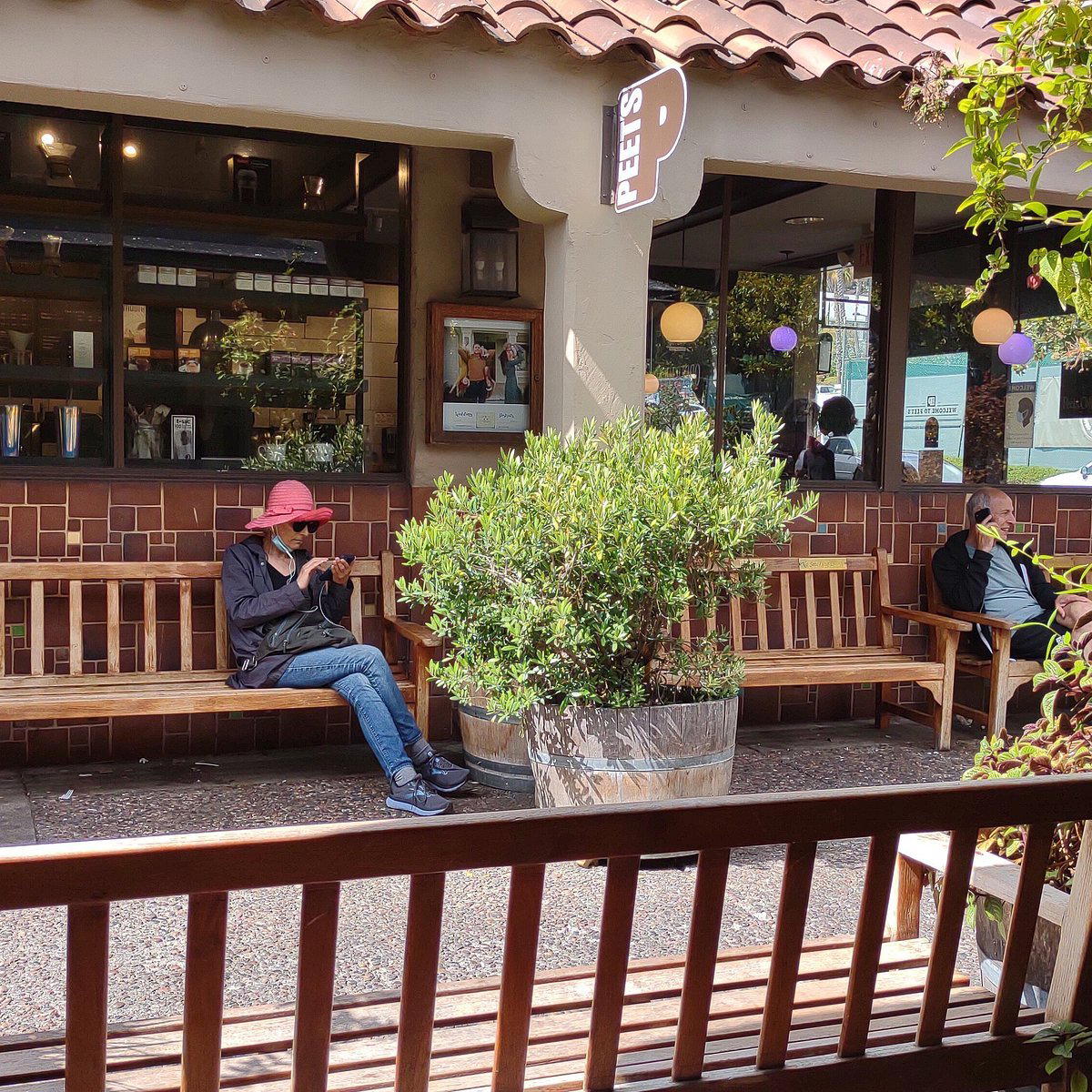 Peet's Coffee restaurant in Berkeley, United States