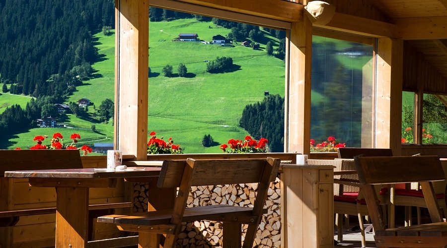 Jora Mountain Dining