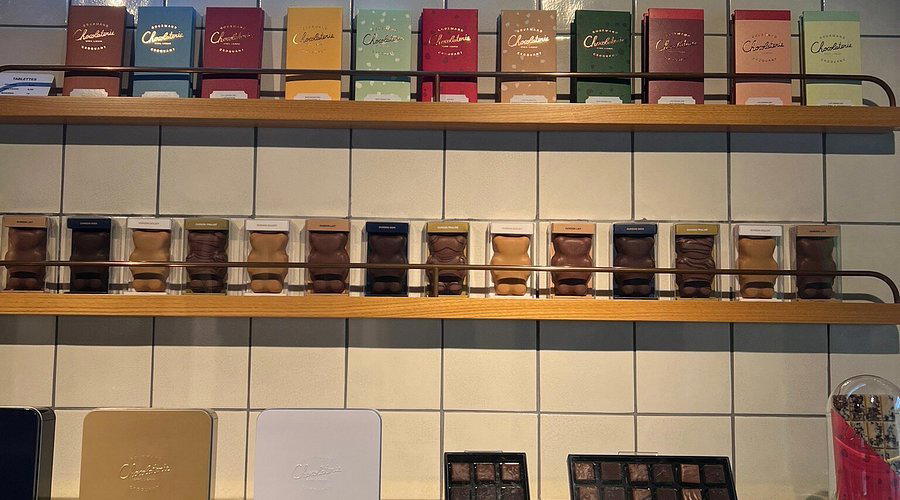 La Pâtisserie Cyril Lignac restaurant in Paris, France