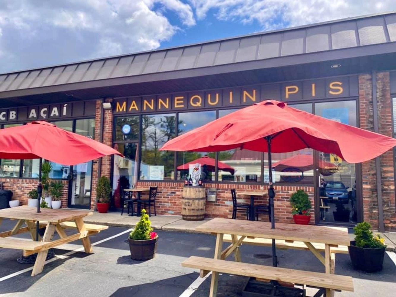 Mannequin Pis restaurant in Olney, United States