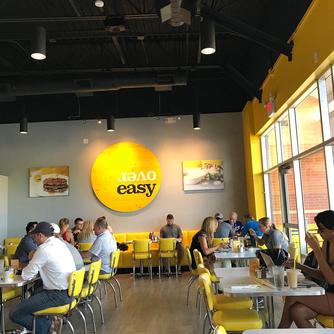 Over Easy restaurant in Phoenix, United States