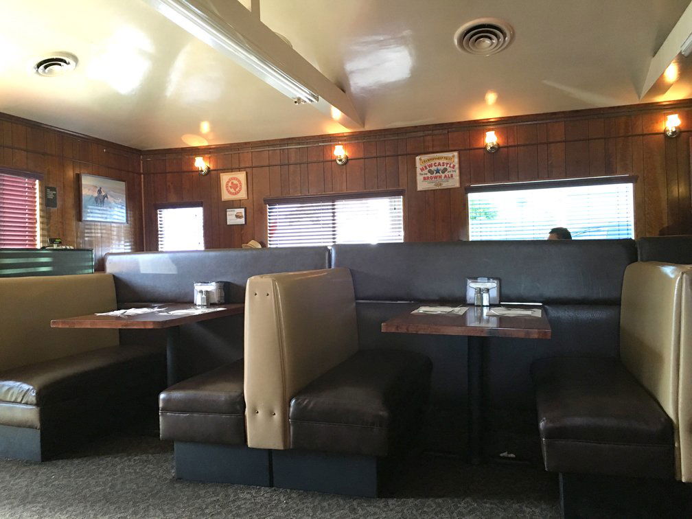Dr. Hogly Wogly’s BBQ, Restaurant in Los Angeles