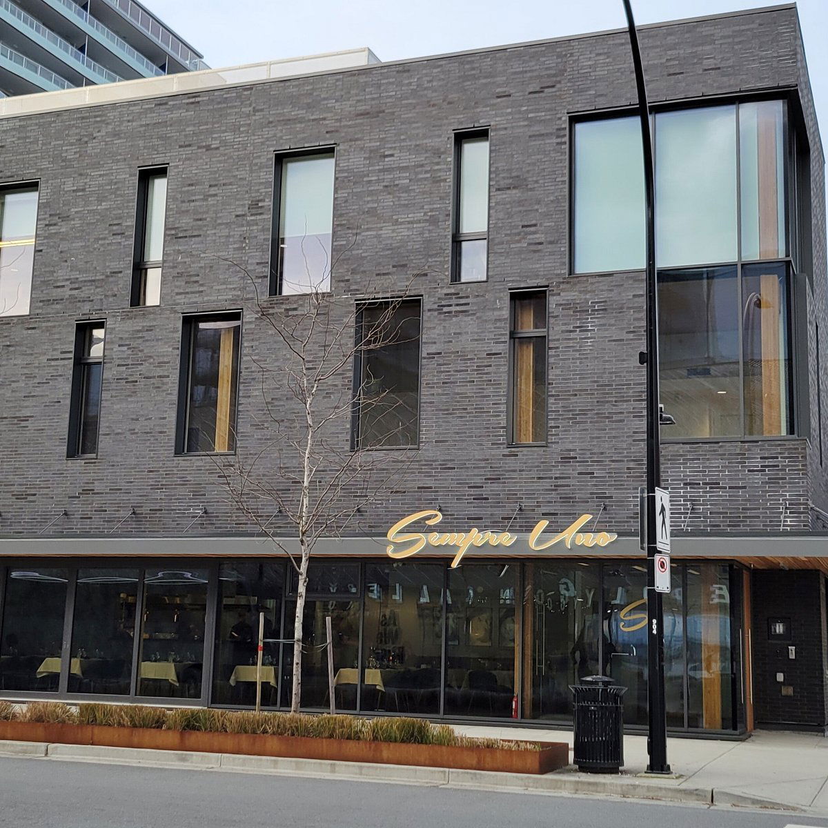 Sempre Uno, Restaurant in North Vancouver
