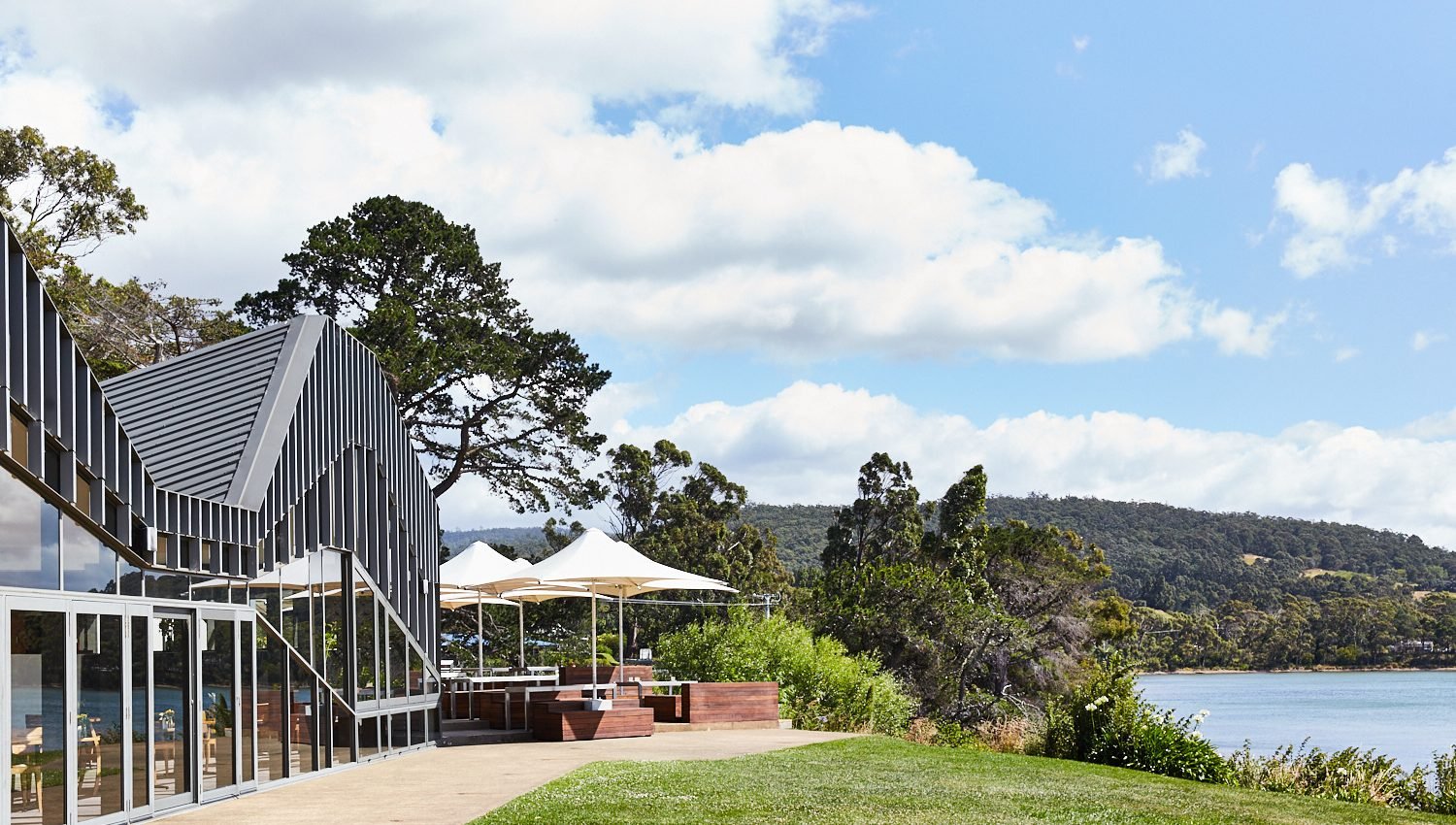 Peppermint Bay & Peppermint Bay Cruises restaurant in Woodbridge, Australia