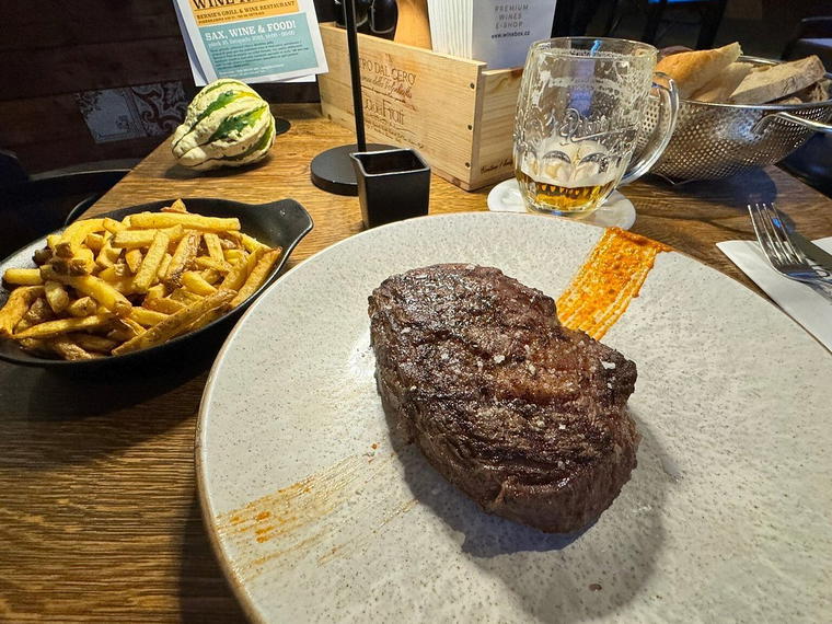 BERNIES GRILL & WINE RESTAURANT, Ostrava, Czech Republic