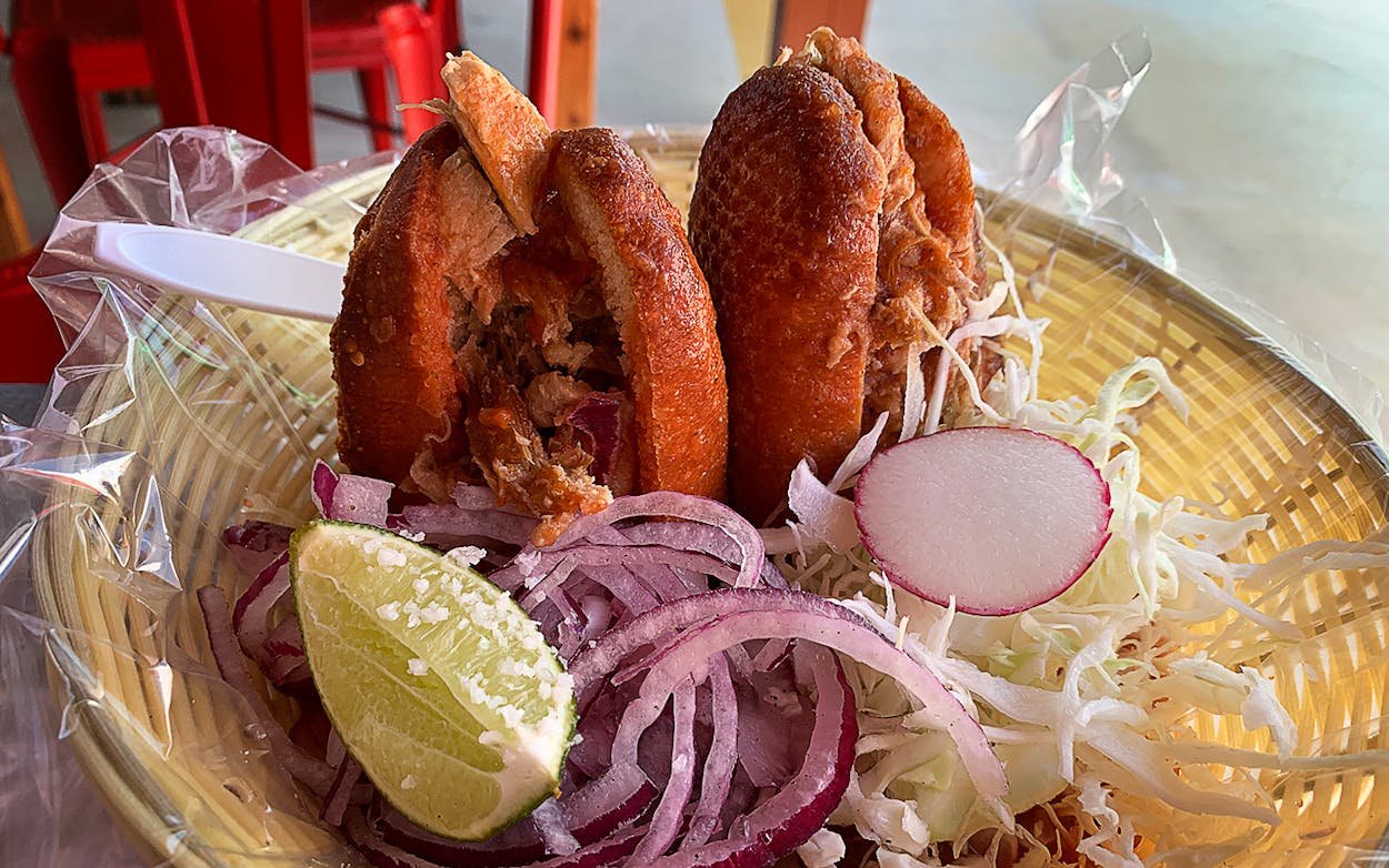 Ro-Ho Pork & Bread: Tortas Ahogadas, Restaurant in San Antonio