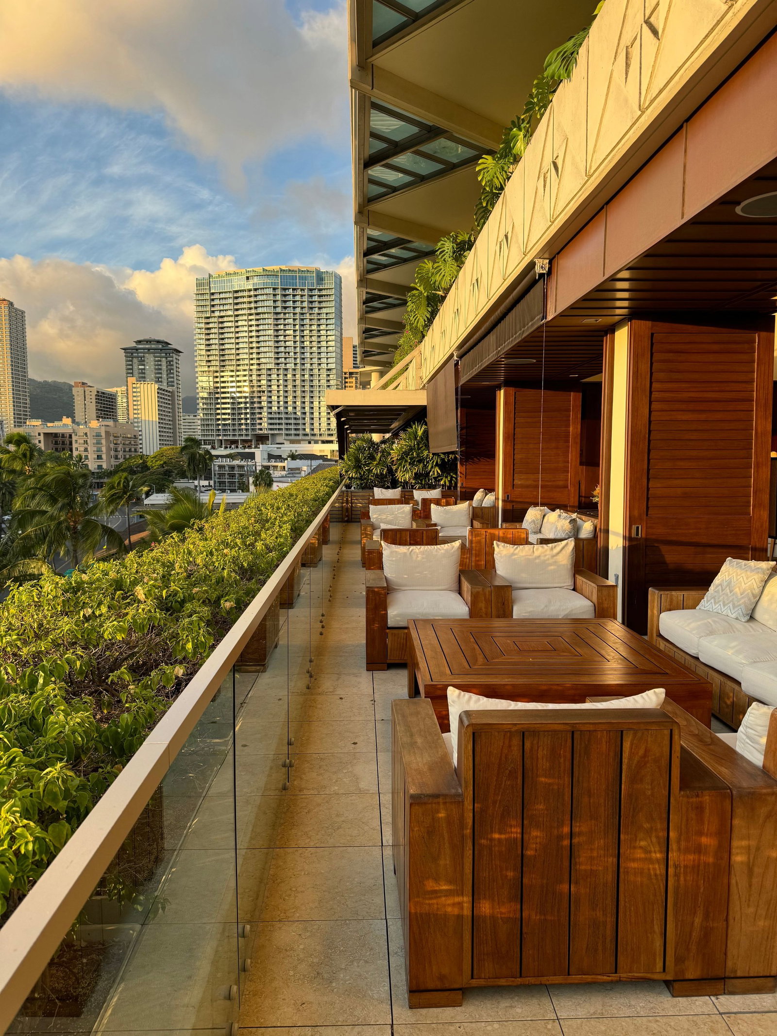 Bloom Cafe & Restaurant, Honolulu, United States