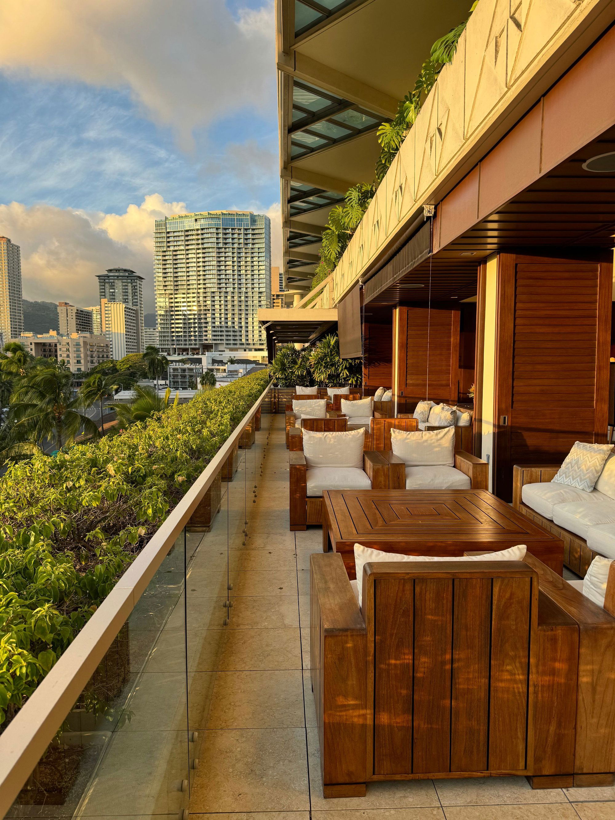 Bloom Cafe & Restaurant, Restaurant in Honolulu