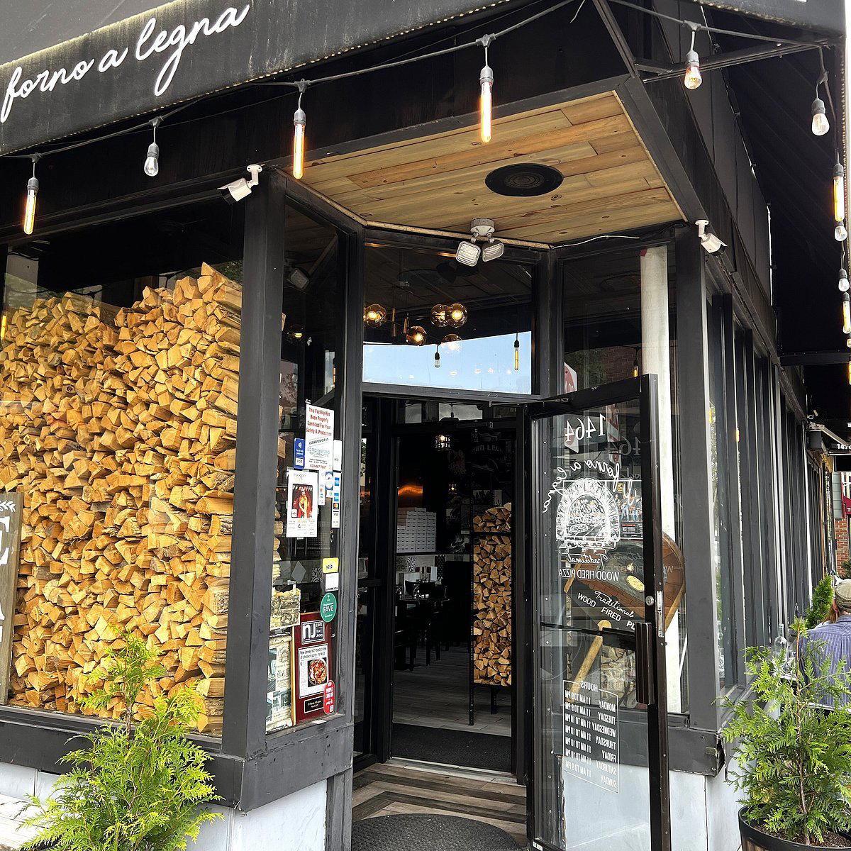 Il Forno a Legna restaurant in Rahway, United States
