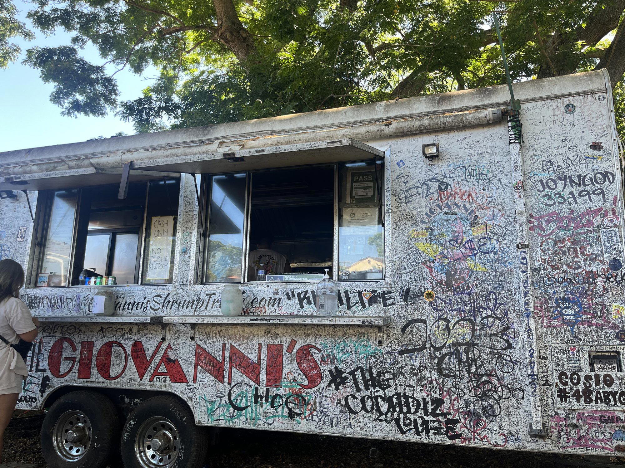 Giovanni's Shrimp Truck restaurant in Haleiwa, United States