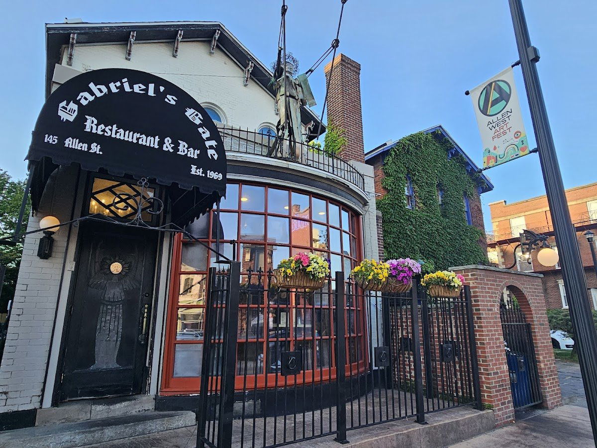 Gabriel's Gate, Restaurant in Buffalo